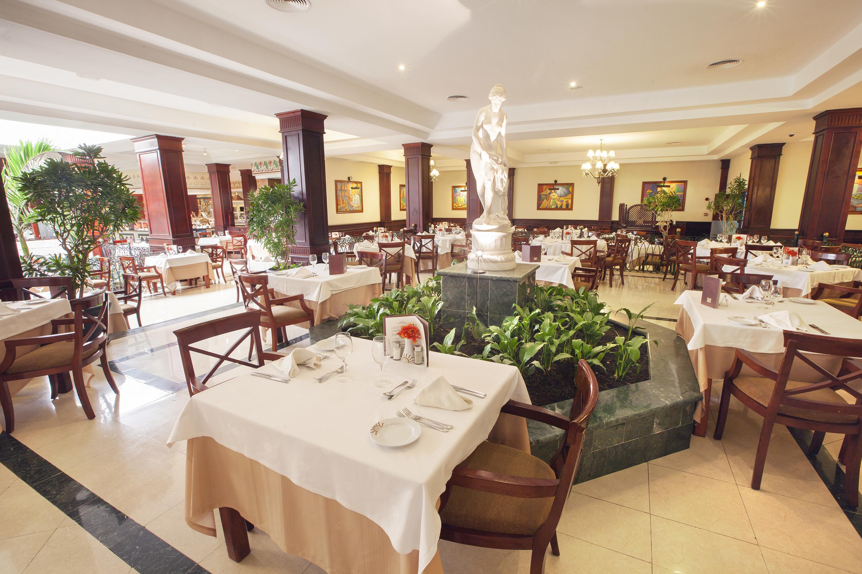 Bahia Principe Grand Bavaro Πούντα Κάνα Εξωτερικό φωτογραφία The restaurant at the hotel