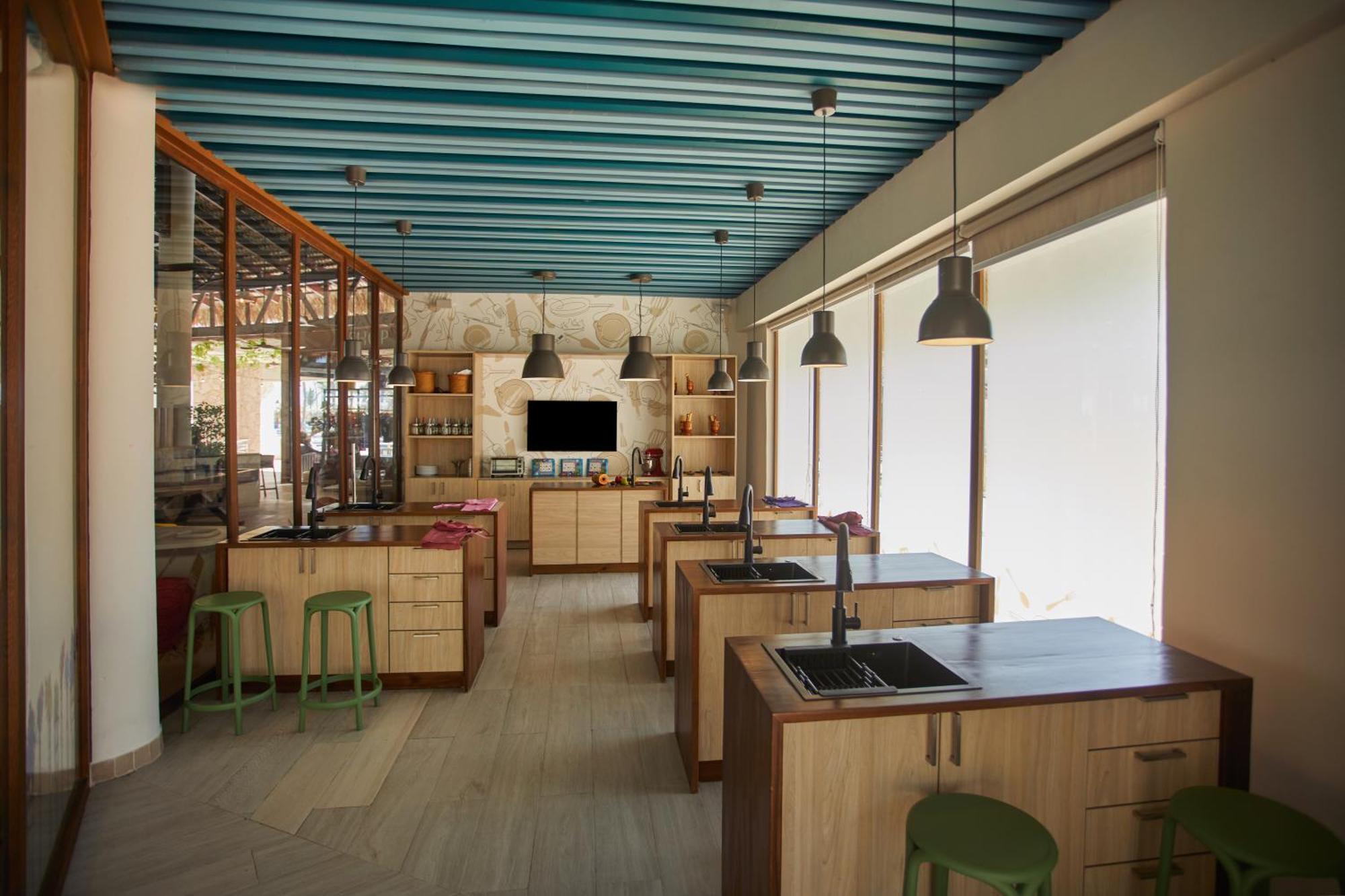 Bahia Principe Grand Bavaro Πούντα Κάνα Εξωτερικό φωτογραφία The kitchen at the Culinary Institute of Virginia